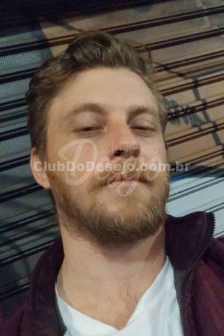 Acompanhante Alisson