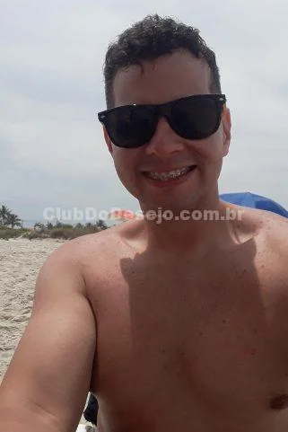 Acompanhante Carlos