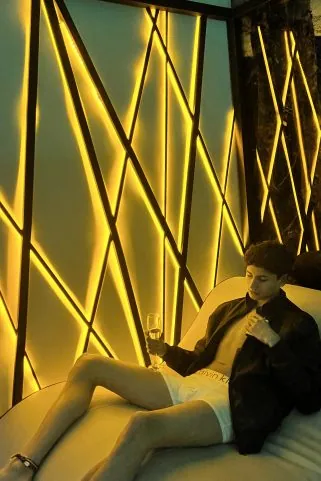 Acompanhante Apollo Andrade