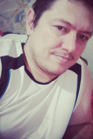 Acompanhante Ricky crux