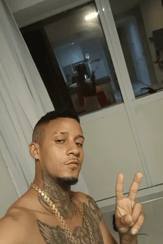 Acompanhante Richard