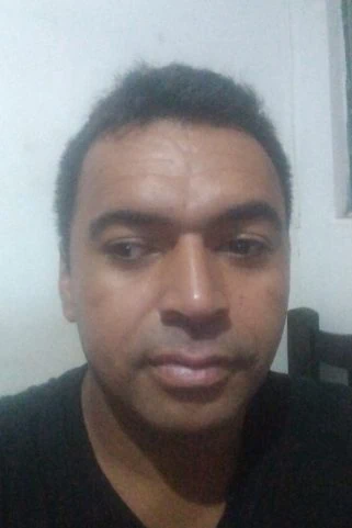 Acompanhante Addy