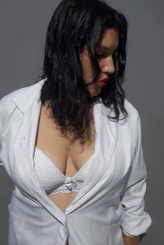 Acompanhante Camila