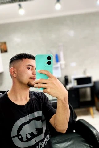 Acompanhante Junior Silva
