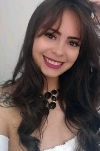 Acompanhante Ana Clara