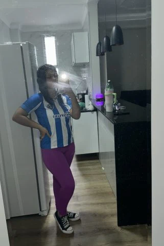 Acompanhante Ninfetinha safada