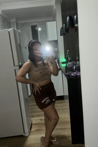 Acompanhante Ninfetinha safada