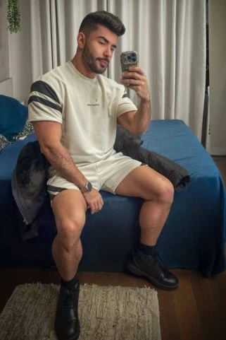 Acompanhante Douglas experiência em casais e inciantes