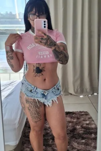 Acompanhante Mia