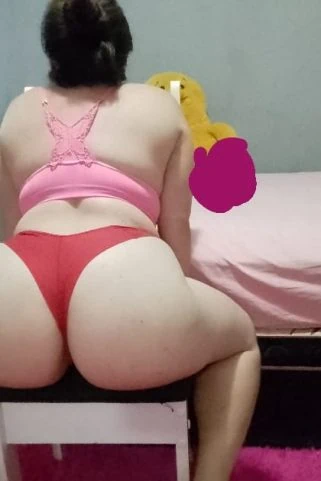 Acompanhante Camila