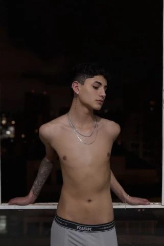 Acompanhante Apollo Andrade