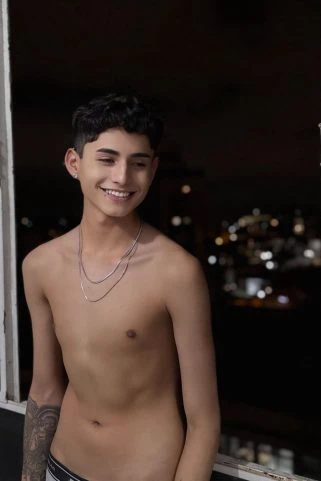 Acompanhante Apollo Andrade
