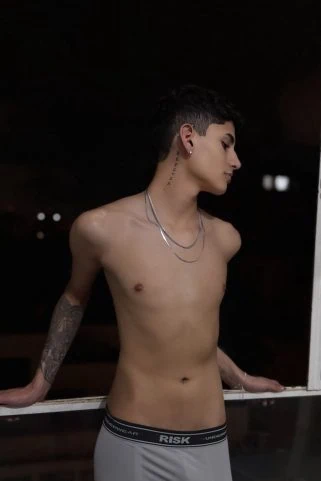 Acompanhante Apollo Andrade