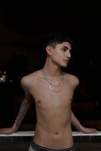 Acompanhante Apollo Andrade
