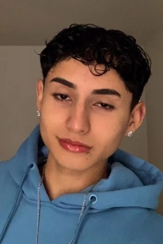 Acompanhante Apollo Andrade