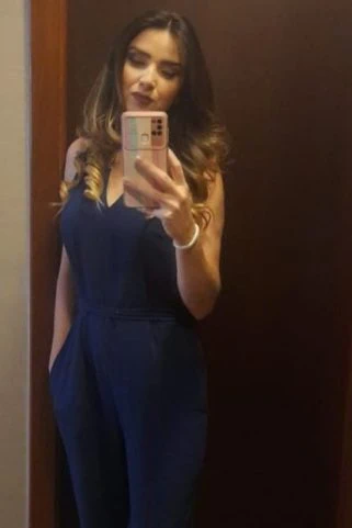 Acompanhante Mirella