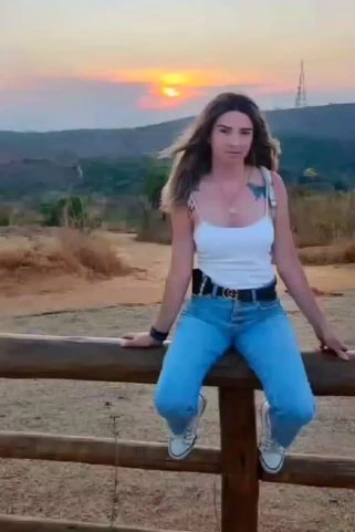 Acompanhante Mirella