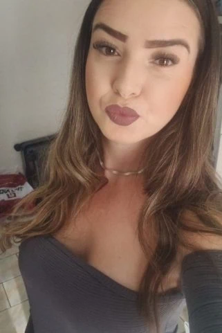 Acompanhante Mirella