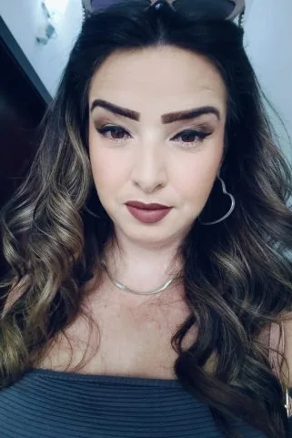 Acompanhante Mirella